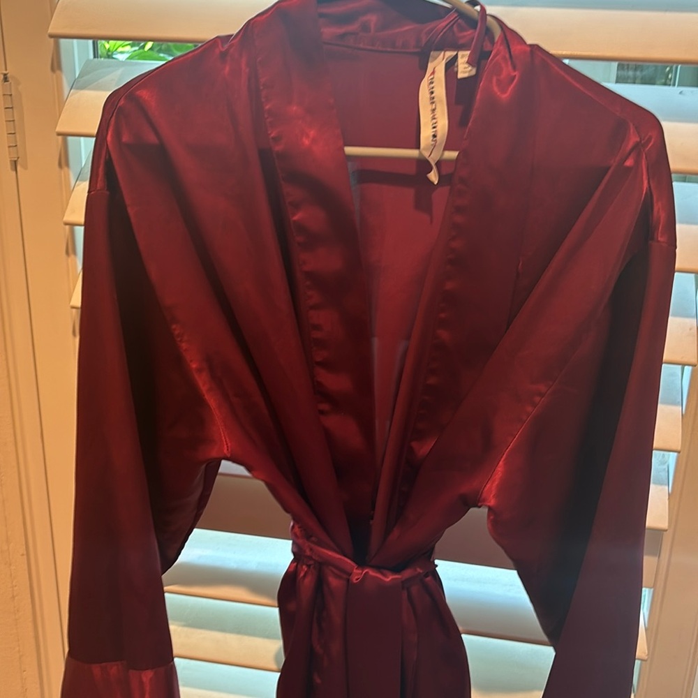 Vintage Victoria secret silk robe one size